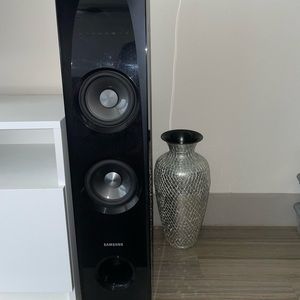 SAMSUNG TW-J5500-2.2 Channel 350 Watt Wired Audio Bluetooth SoundTower Bundle
